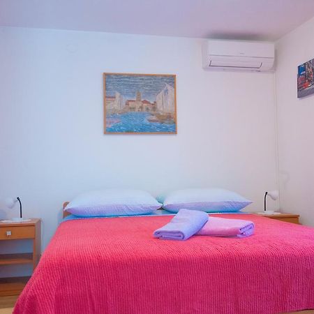 Charming Room With Balcony Split Bagian luar foto