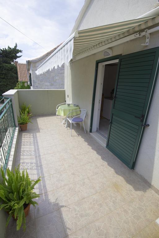 Charming Room With Balcony Split Bagian luar foto