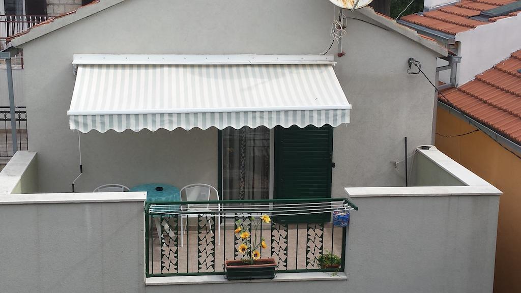 Charming Room With Balcony Split Ruang foto